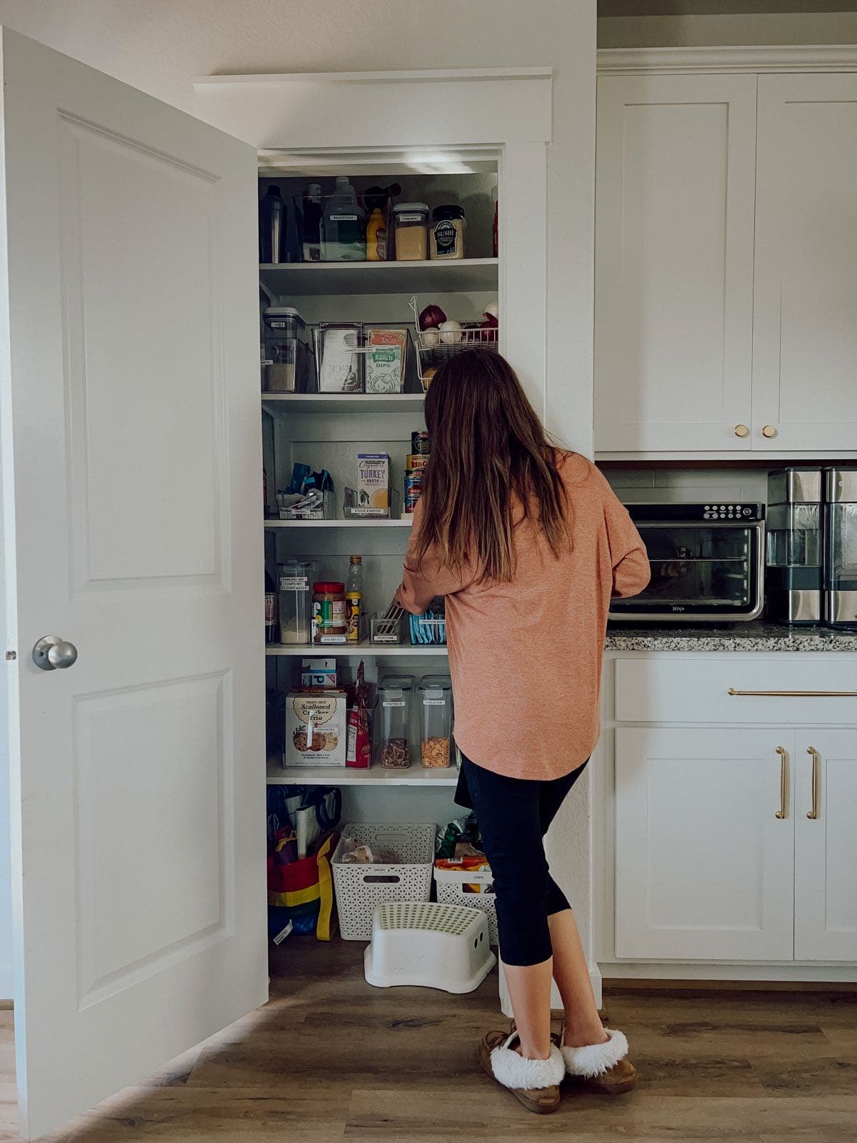 Simple Pantry Cabinet Storage Solutions to Organize Your Life