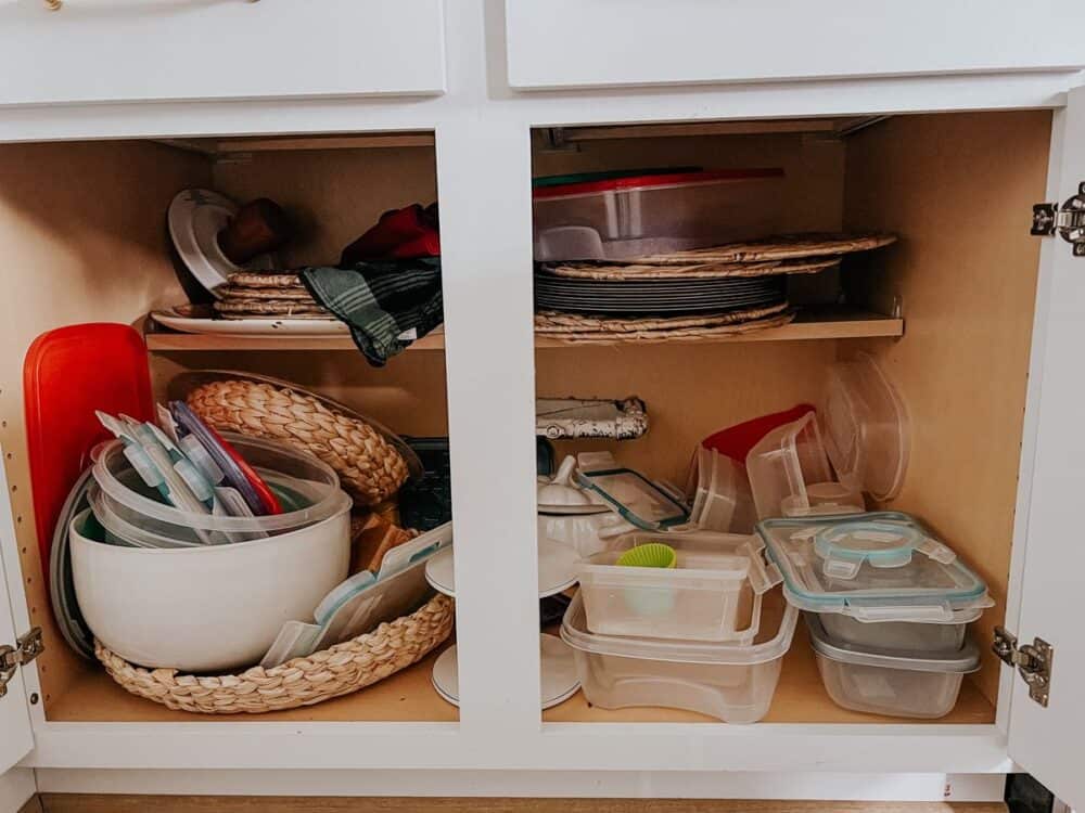 How to Organize Your Tupperware Cupboard for a Couple Bucks (5