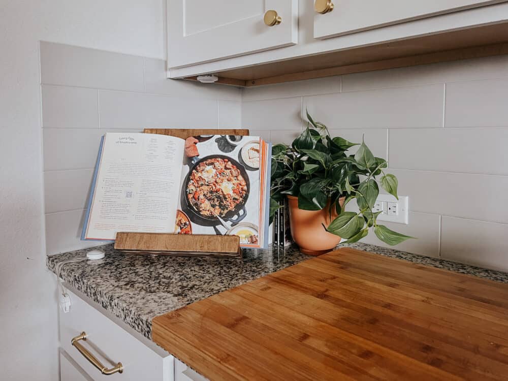 How to Build a Simple Cookbook Stand – Love & Renovations