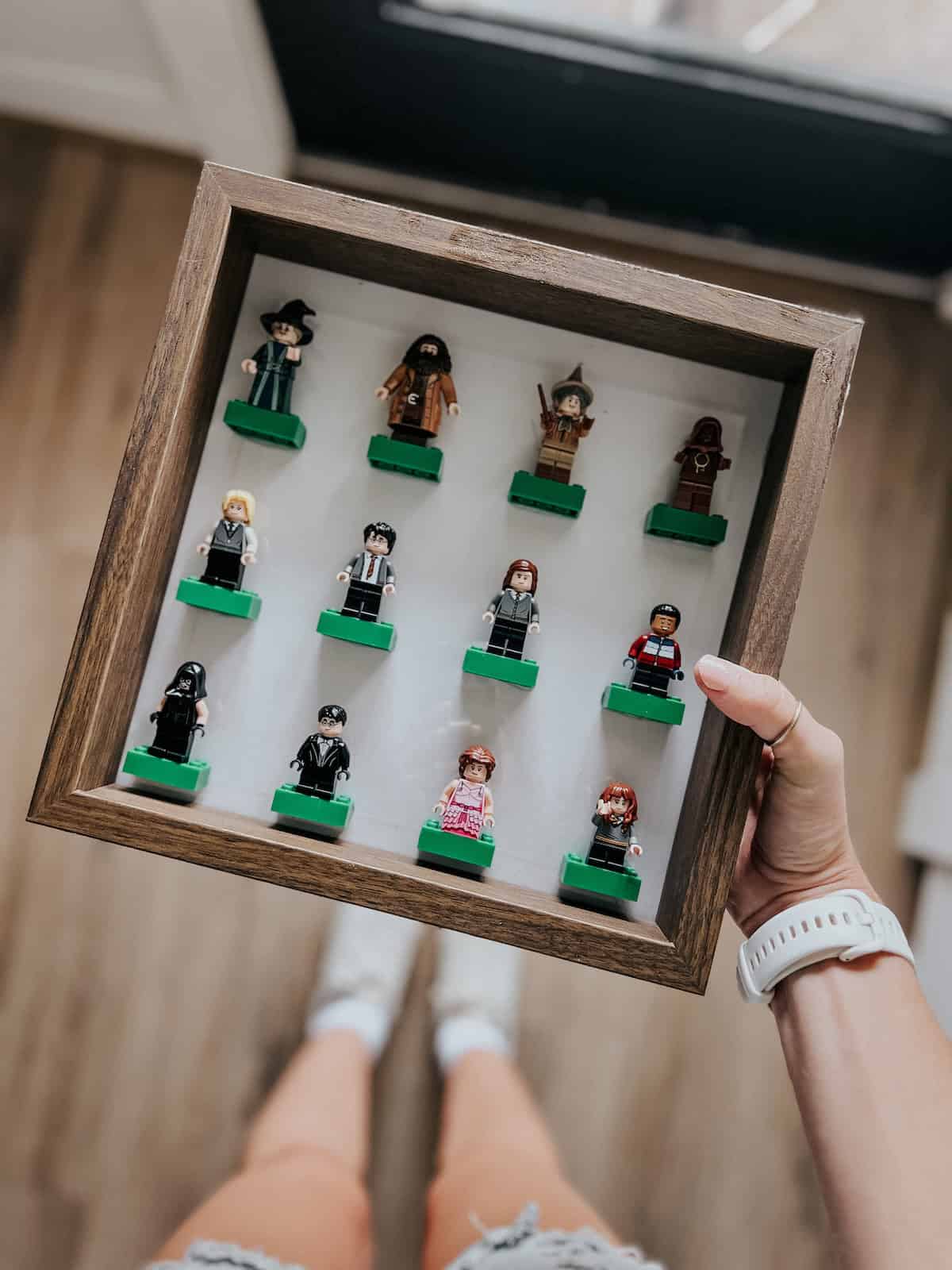 DIY LEGO Minifigure Display